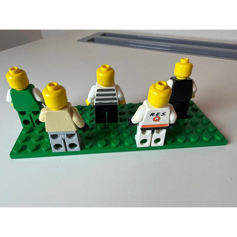 LEGO Minifigure Lot Unisex OS Mixed Vintage Style City Town Figures 5pc Multi